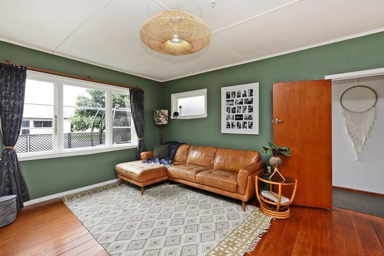 Photo of property in 33 Harpham Street, Taradale, Napier, 4112