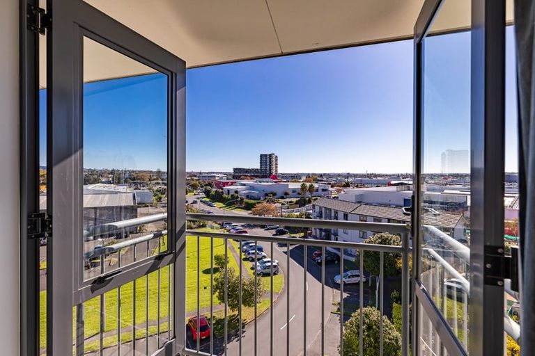 Photo of property in 5e/10 Crown Lynn Place, New Lynn, Auckland, 0600