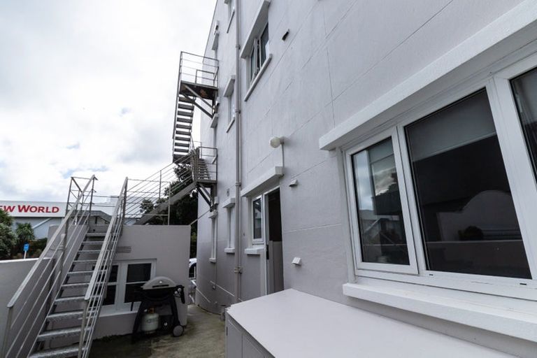 Photo of property in Fountain Court, 16/48u Oriental Parade, Oriental Bay, Wellington, 6011