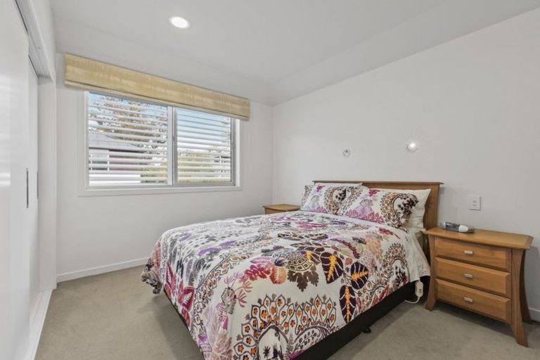 Photo of property in 8a Sylvan Park Avenue, Milford, Auckland, 0620
