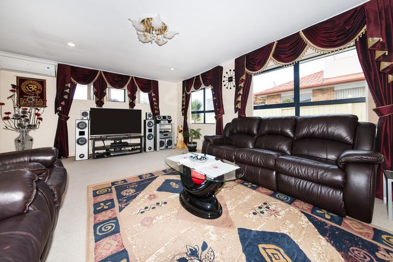 Photo of property in 4a School Road, Te Atatu South, Auckland, 0610