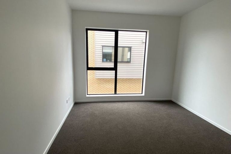 Photo of property in 36 Sinton Road, Hobsonville, Auckland, 0618