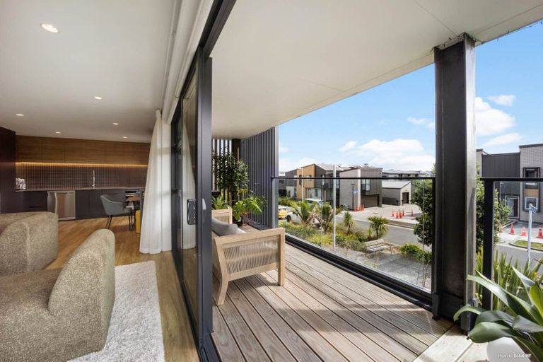 Photo of property in 3/2 Sioux Road, Hobsonville, Auckland, 0616