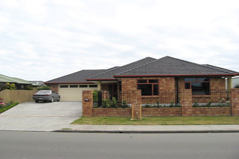 Photo of property in 2 Courtenay Drive, Kaiapoi, 7630