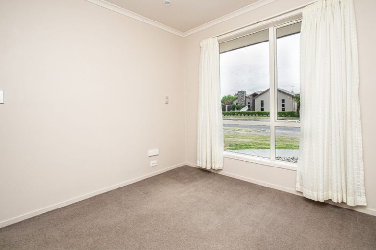 Photo of property in 10 Madison Street, Cambridge, 3434