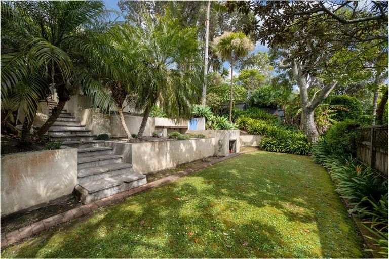 Photo of property in 33 Bleakhouse Road, Howick, Auckland, 2014