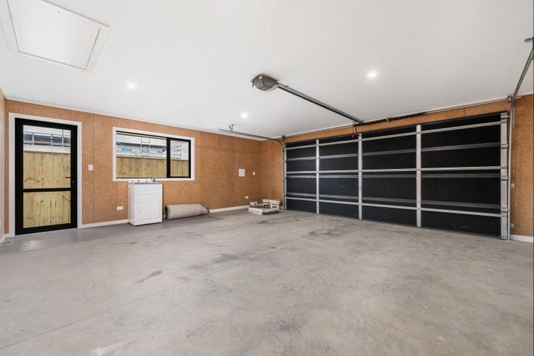 Photo of property in 57 Atlantic Drive, Fitzherbert, Palmerston North, 4410