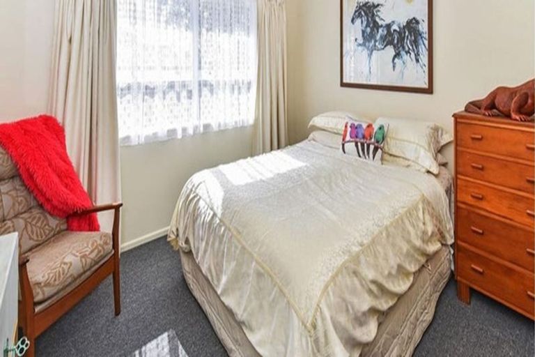 Photo of property in 2b Cliff Road, Papakura, 2110