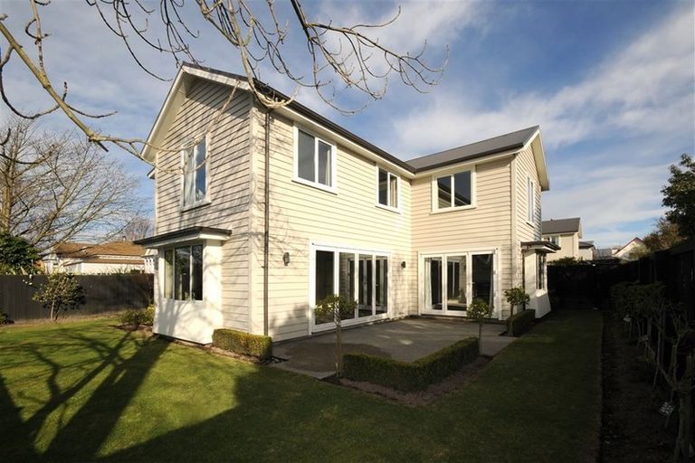 Photo of property in 252 Edgeware Road, Edgeware, Christchurch, 8013