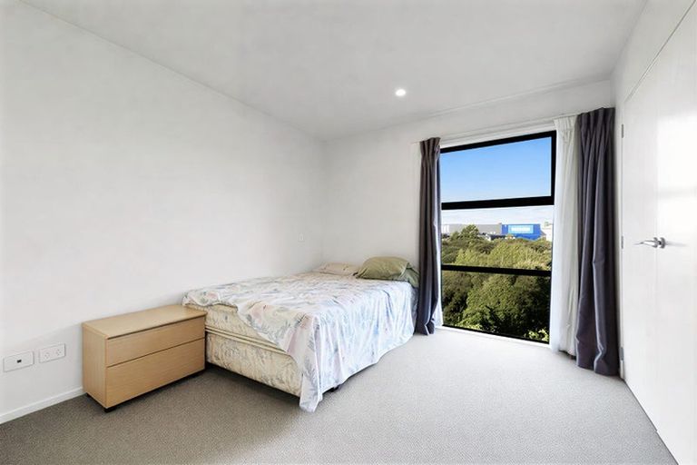 Photo of property in 31 Huntington Drive, Huntington Park, Auckland, 2013