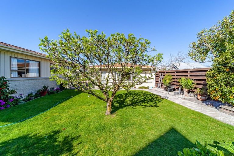 Photo of property in 37 Donegal Crescent, Tamatea, Napier, 4112