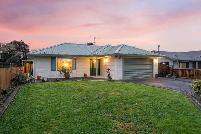Photo of property in 1 Coolen Place, Tuakau, 2121