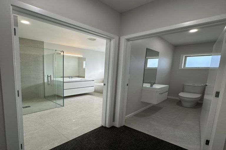 Photo of property in 15 George Yee Place, Taradale, 4112