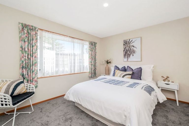 Photo of property in 128 Yaldhurst Road, Sockburn, Christchurch, 8042