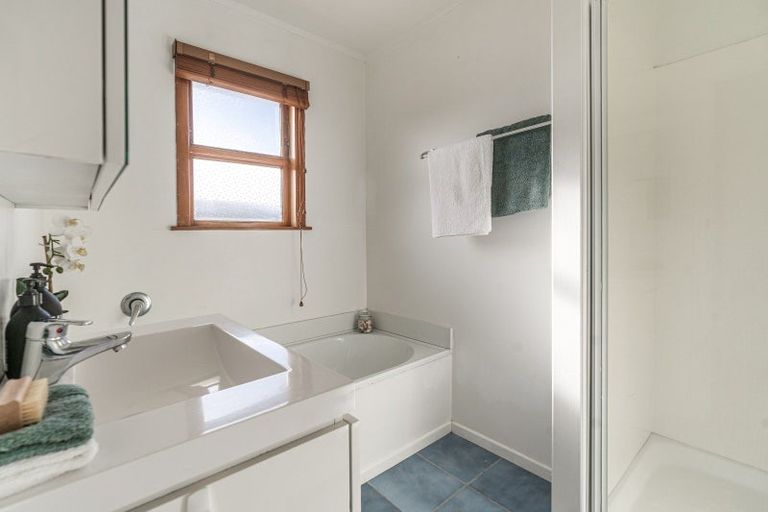 Photo of property in 115 Stanley Road, Glenfield, Auckland, 0629