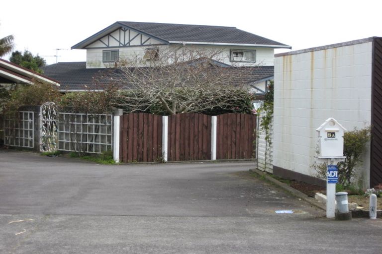 Photo of property in 8a Hunter Place, Merrilands, New Plymouth, 4312
