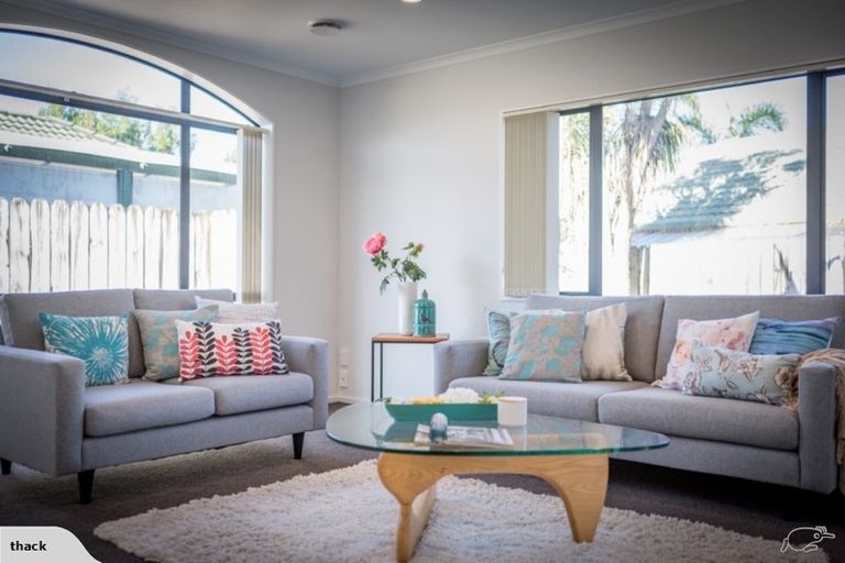 Photo of property in 3 Naul Place, East Tamaki Heights, Auckland, 2016