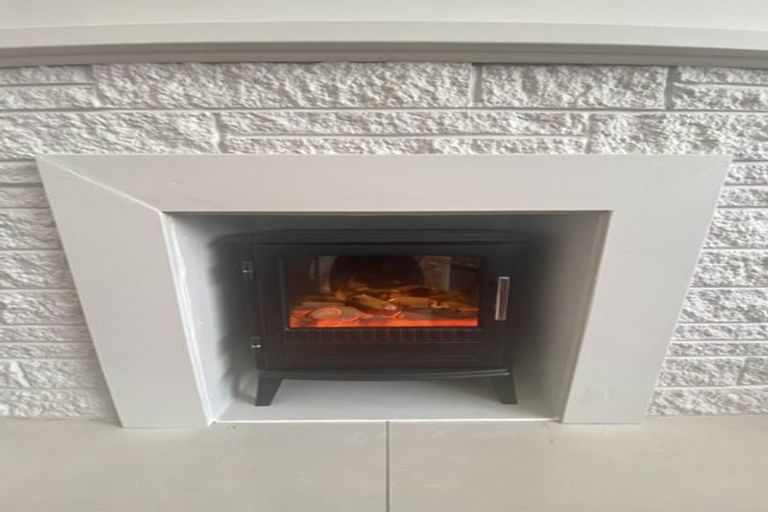 Photo of property in 5 Hallberry Road, Mangere East, Auckland, 2024