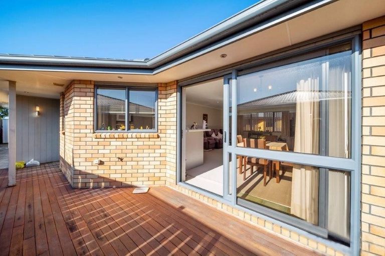 Photo of property in 16a Milmoe Street, Hawera, 4610