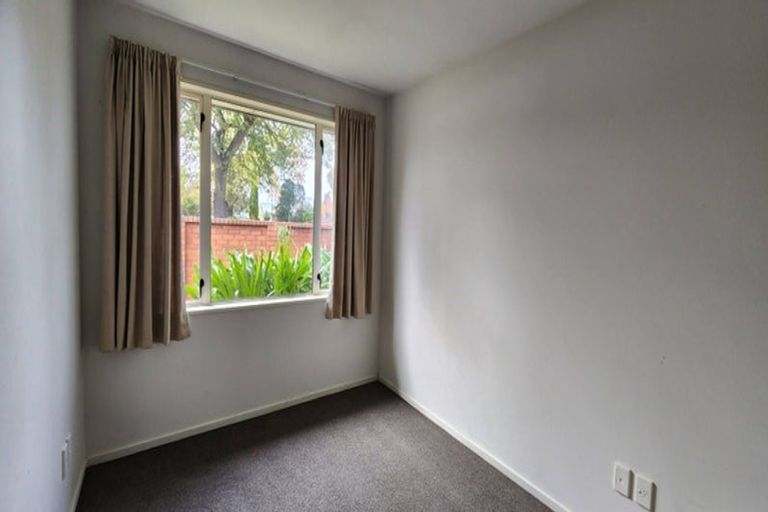 Photo of property in 8 York Tong Place, Addington, Christchurch, 8024