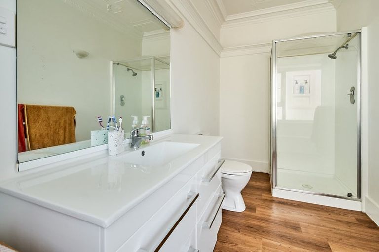 Photo of property in 11 Lower Watt Street, Wadestown, Wellington, 6012