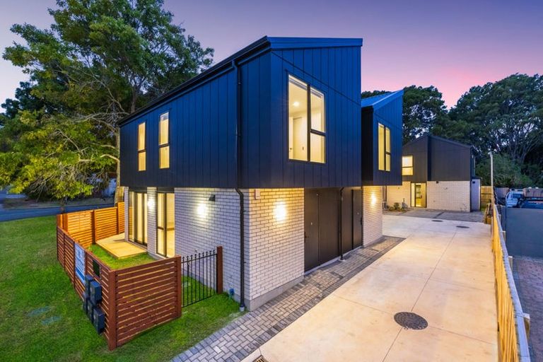 Photo of property in 38a Cascades Road, Pakuranga Heights, Auckland, 2010