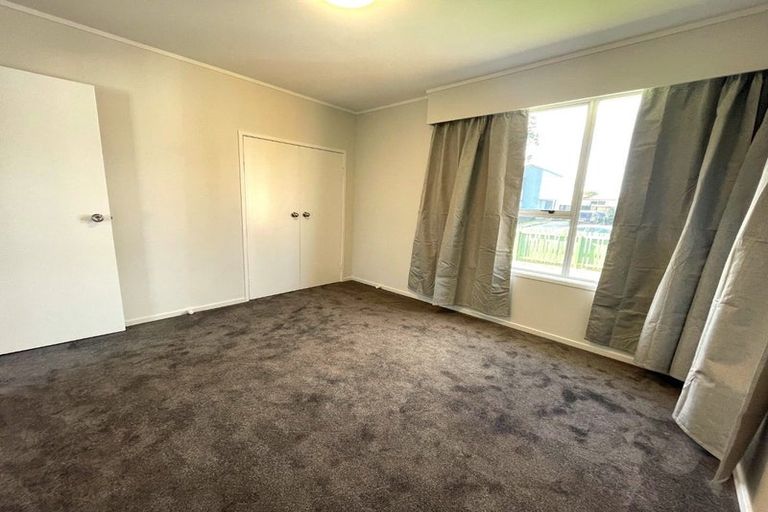 Photo of property in 1 Carbery Place, Manurewa, Auckland, 2102