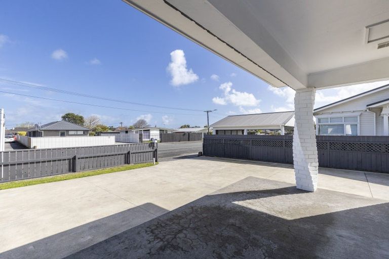 Photo of property in 27 Tukapa Street, Westown, New Plymouth, 4310