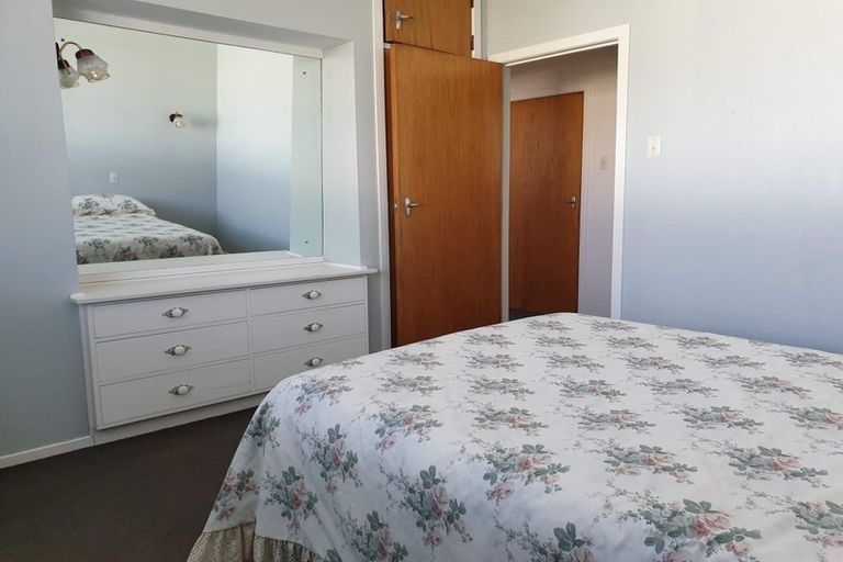 Photo of property in 2 Hood Place, Spotswood, New Plymouth, 4310