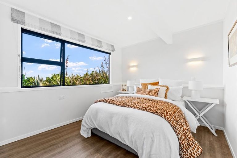 Photo of property in 61 Grand View Road, Leigh, 0985