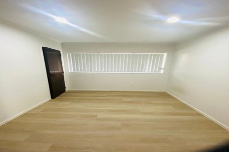 Photo of property in 136 Everglade Drive, Totara Heights, Auckland, 2105