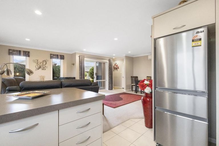 Photo of property in 10 Walter Court, Cambridge, 3434
