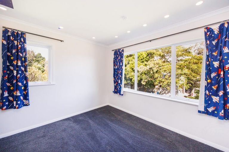 Photo of property in 27 Saint Albans Avenue, Hokowhitu, Palmerston North, 4410