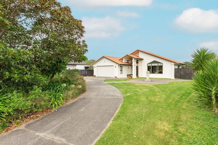 Photo of property in 21 Kanawa Street, Waikanae, 5036