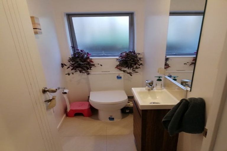 Photo of property in 20a Malmo Place, Massey, Auckland, 0614