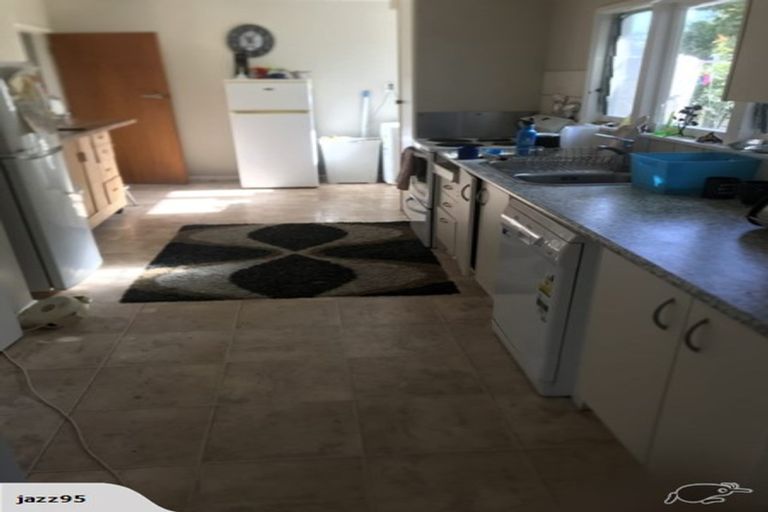 Photo of property in 100 Main Road, Waikanae, 5036