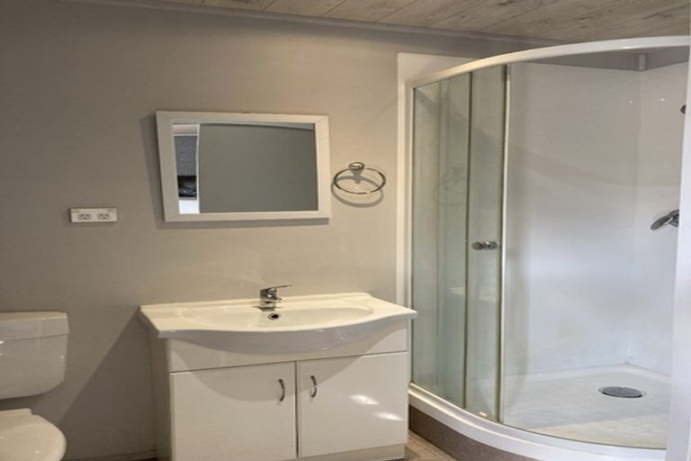 Photo of property in 48 Strid Road, Te Atatu South, Auckland, 0610