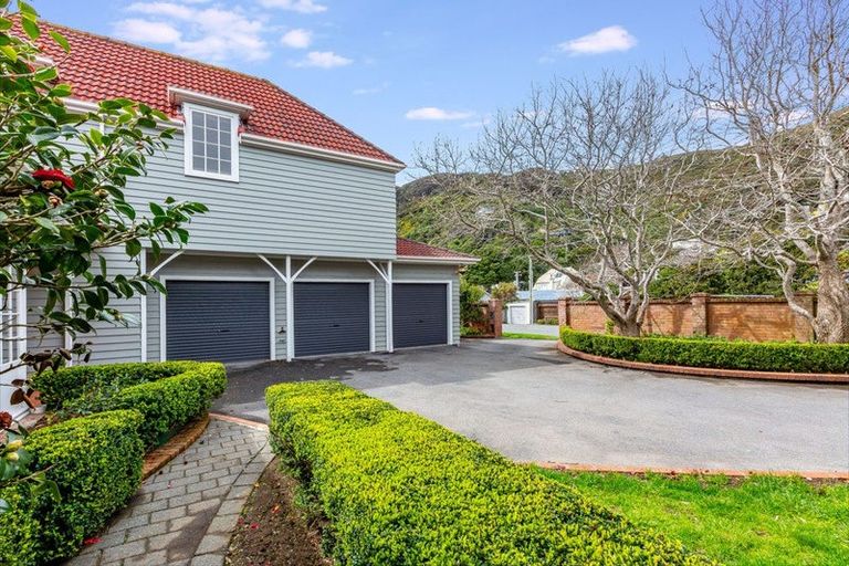 Photo of property in 396 Muritai Road, Eastbourne, Lower Hutt, 5013