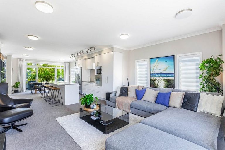 Photo of property in 132 Landmark Terrace, Orewa, 0931