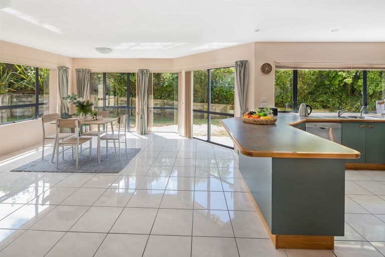 Photo of property in 7 Gresford Place, Churton Park, Wellington, 6037