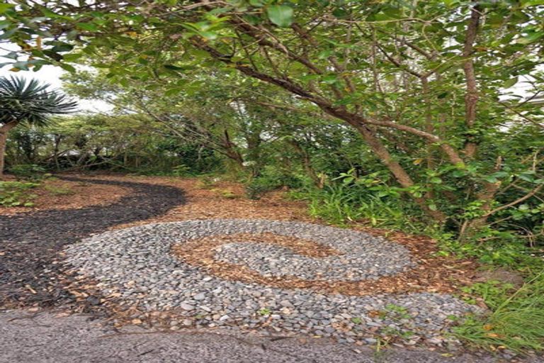 Photo of property in 2/15b Nandana Drive, Glen Eden, Auckland, 0602