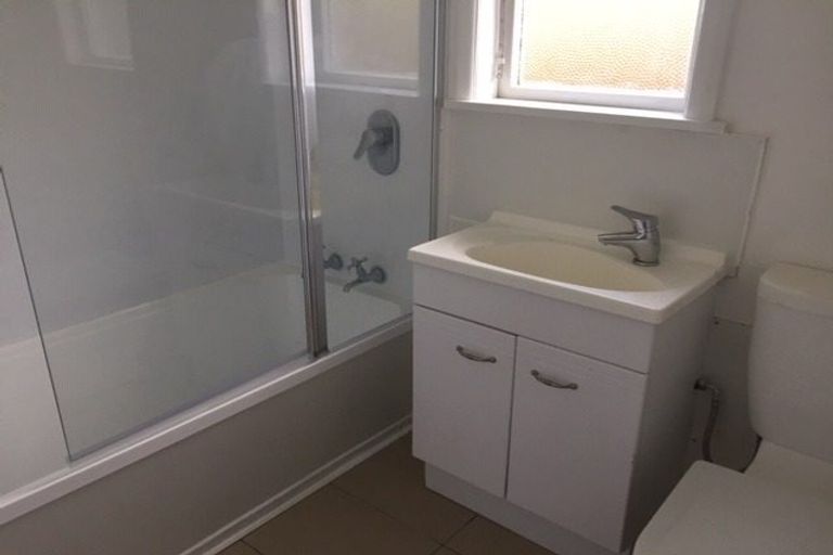 Photo of property in 2 Woodstock Terrace, Tawa, Wellington, 5028