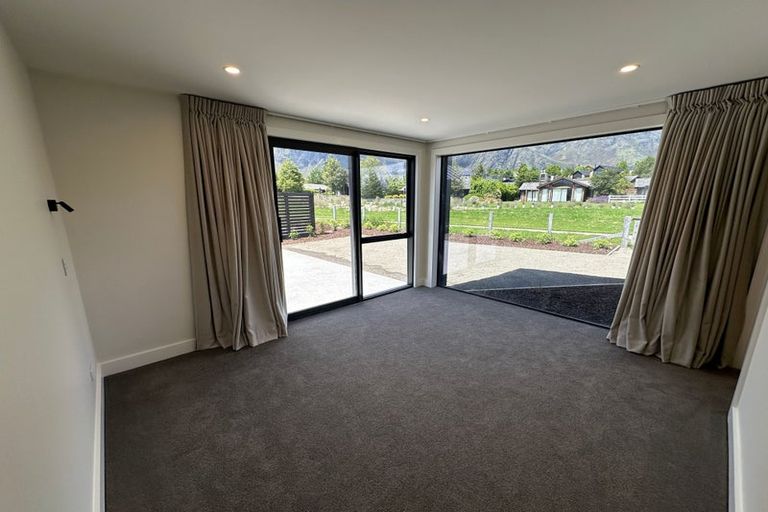 Photo of property in 17 Taurus Lane, Jacks Point, 9371