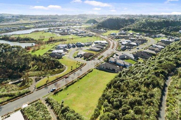 Photo of property in 125 Lakes Boulevard, Pyes Pa, Tauranga, 3112
