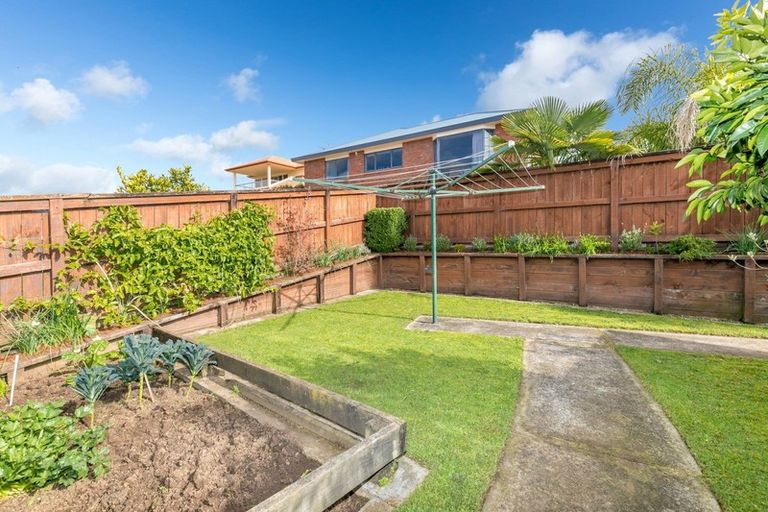 Photo of property in 15 Highbury Place, Nawton, Hamilton, 3200