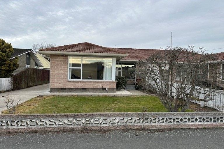 Photo of property in 43 Erin Crescent, Mairehau, Christchurch, 8013