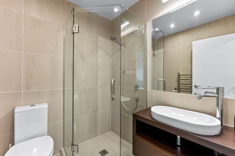 Photo of property in 1/14 Bournemouth Terrace, Murrays Bay, Auckland, 0630