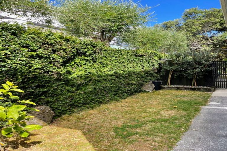 Photo of property in 1/12 Rugby Road, Birkenhead, Auckland, 0626