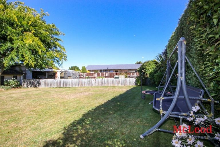 Photo of property in 1/18 Lynn Road, Bayview, Auckland, 0629