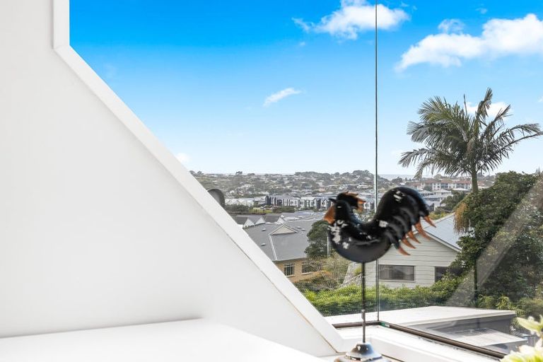 Photo of property in 36 Whangaparaoa Road, Red Beach, 0932